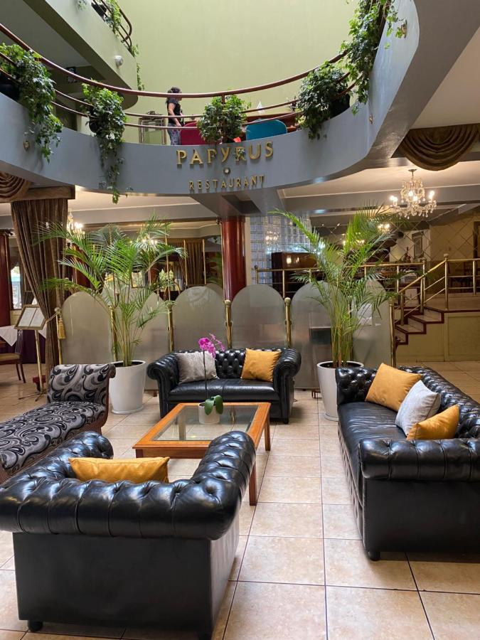 Faraona Grand Lima